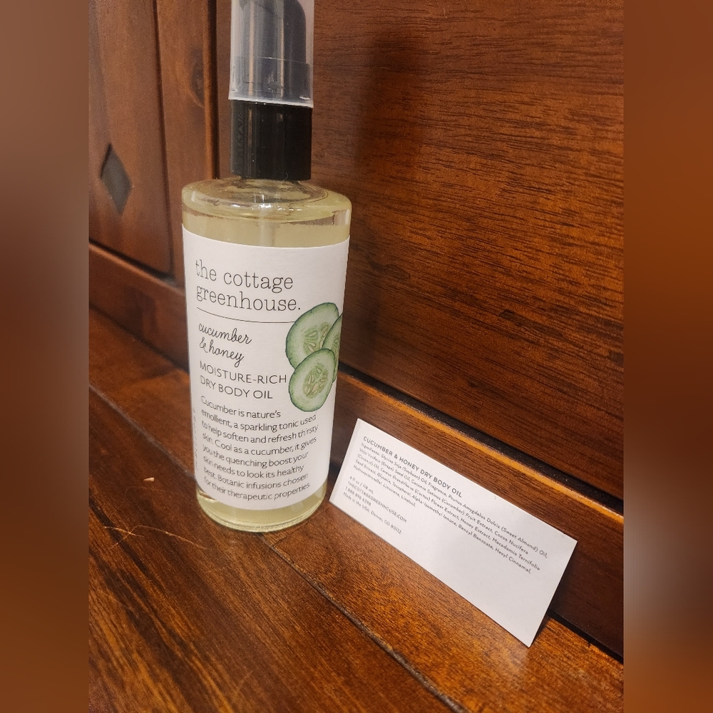 ** FINAL PRICE DROP** The Cottage Greenhouse Cucumber & Honey Dry Body Oil